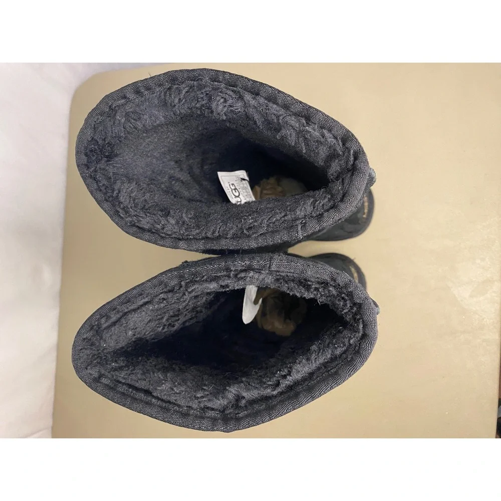 UGG Australia Classic Mid Black Suede Shearling Boots Womens 8 5815